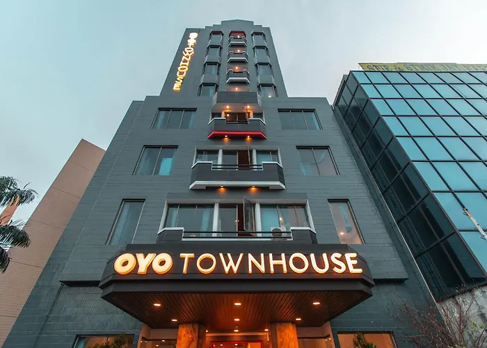 Super Oyo Townhouse 1 Hotel Salemba Jakarta