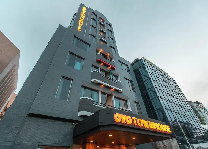 Super Oyo Townhouse 1 Hotel Salemba Jakarta